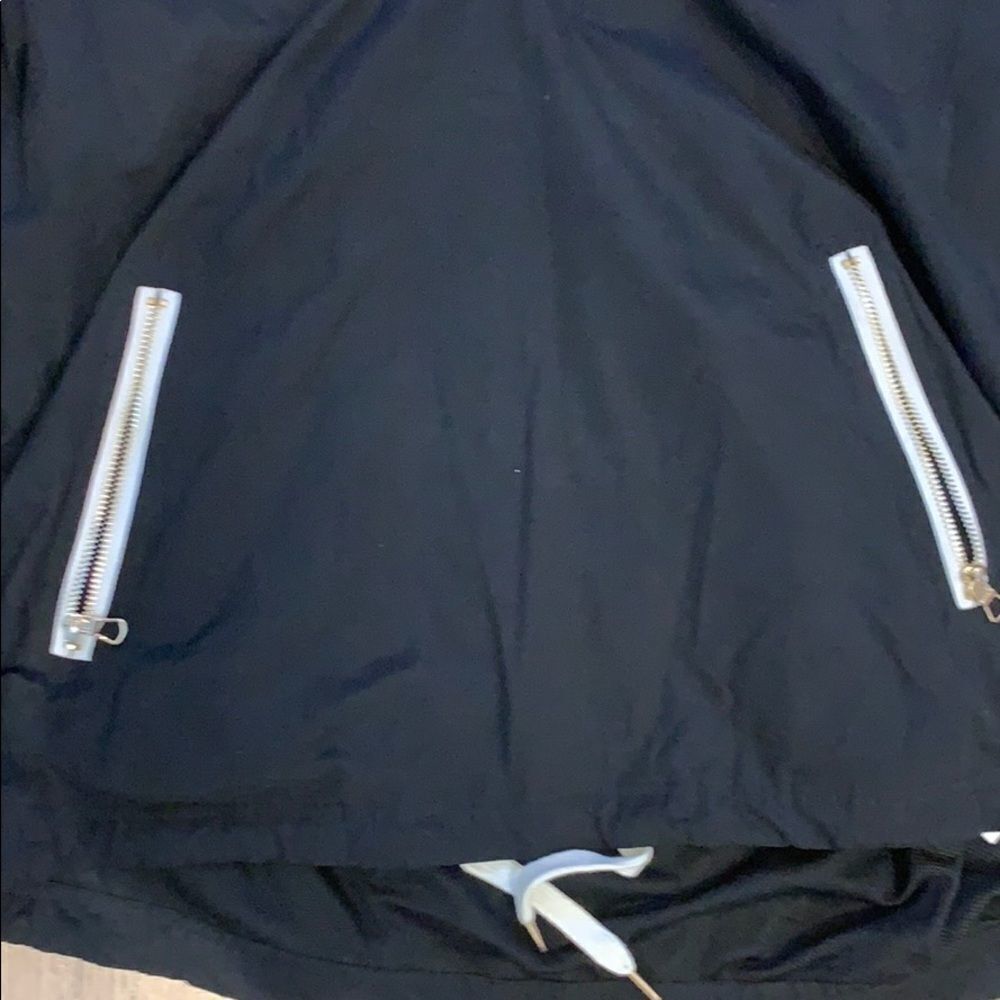 Rain jacket pull over - Picture 3 of 6